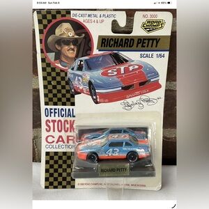 1992 - Road Champs Richard Petty Die Cast Scale 1/64 Official Stock Car
